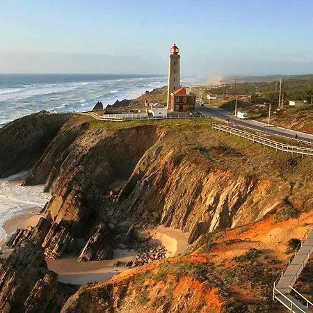 Feriehus Charming In With Shared Pool *