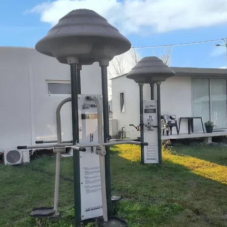 Charming In With Shared Pool Feriehus *