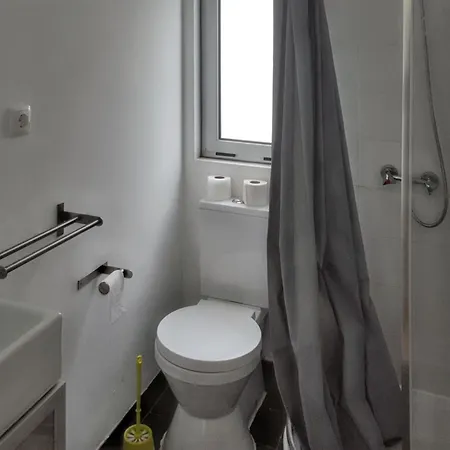 Charming In With Shared Pool Feriehus *